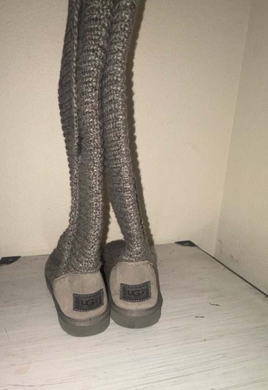 UGG - Picture 2 of 5